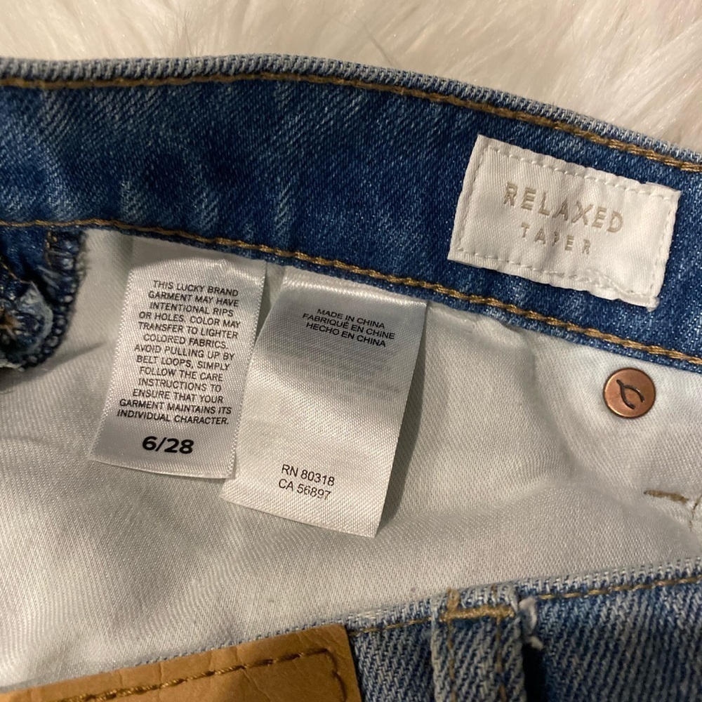 Lucky Brand Relaxed Taper Mom Jeans size 6/28 - Picture 5 of 8